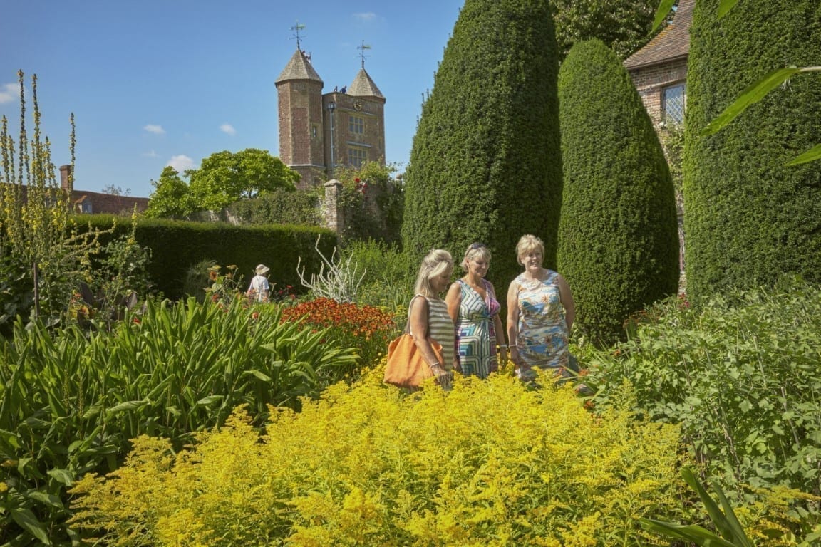 Copyright NT - Arnhel de Serra Sissinghurst Castle Gardens