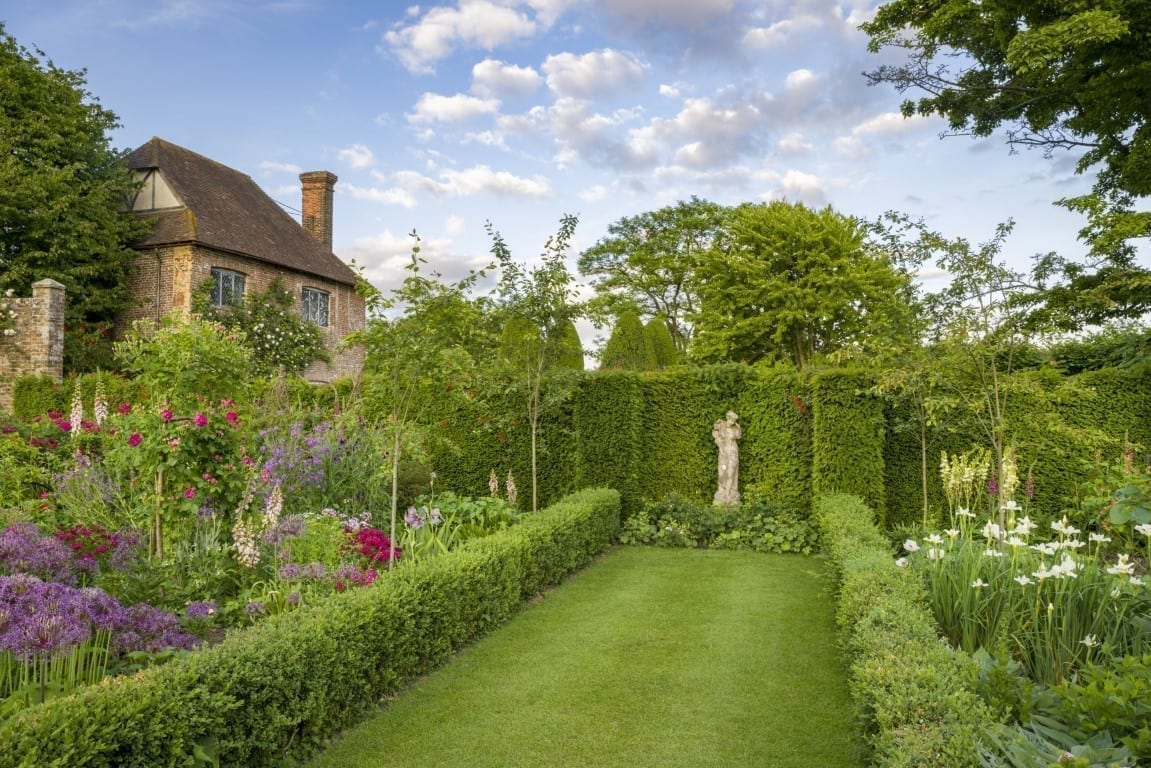 Copyright NT - Andrew Butler Sissinghurst Castle Gardens