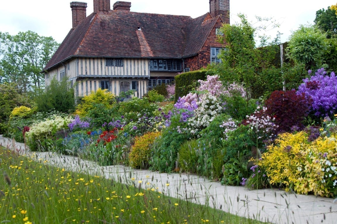 Long Border in June - Credit Carol Casselden (Middel) Great Dixter