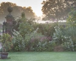 COPYRIGHT Chris Lacey NT Autumn pix Packwood House