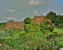 Mount ephraim topiary Mount Ephraim Gardens